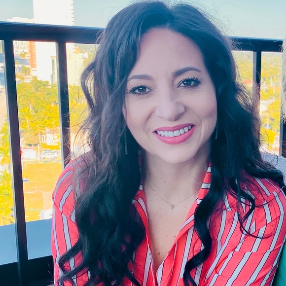 Meet your Posher, Laura - Picture 4 of 6